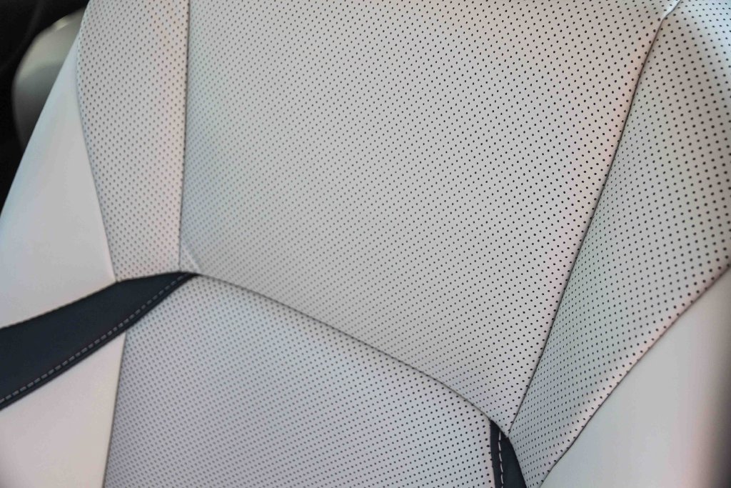 Certified 2025 Lexus ES 350 w/ Premium Package FWD image 25
