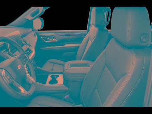 Used 2024 Chevrolet Suburban LT w/ Luxury Package RWD image 39