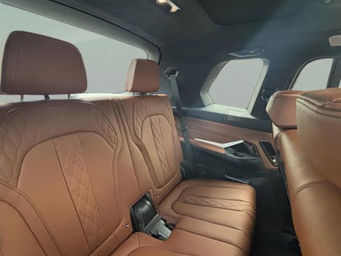 Used 2025 BMW ALPINA XB7 image 30