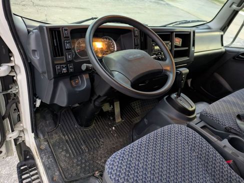 Used 2023 Chevrolet Low Cab Forward 5500XD image 15