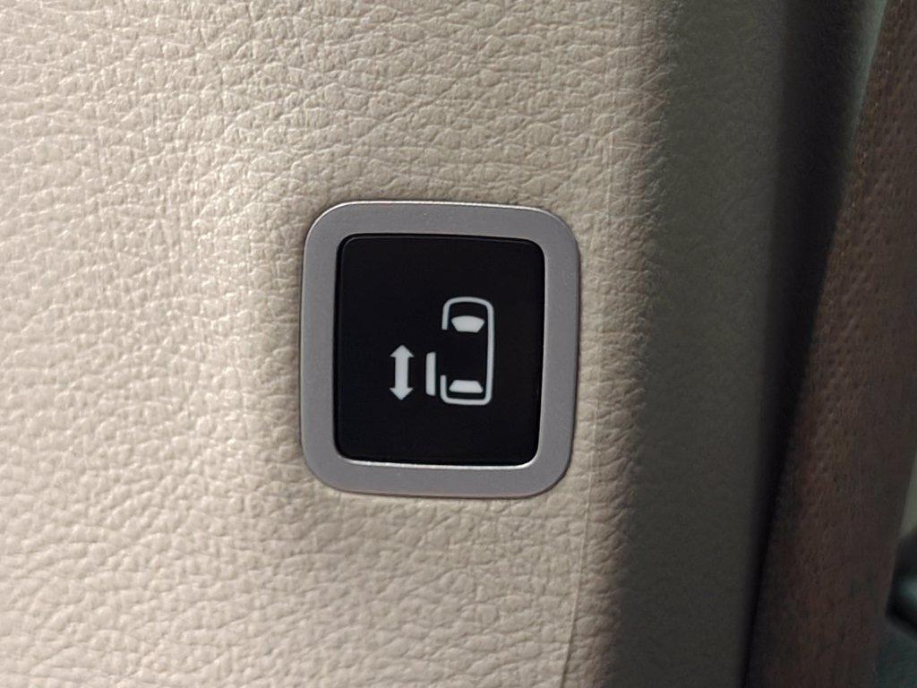 Used 2024 Chrysler Pacifica Touring-L FWD image 52