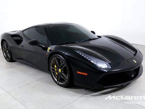 Used 2017 Ferrari 488 GTB RWD image 3