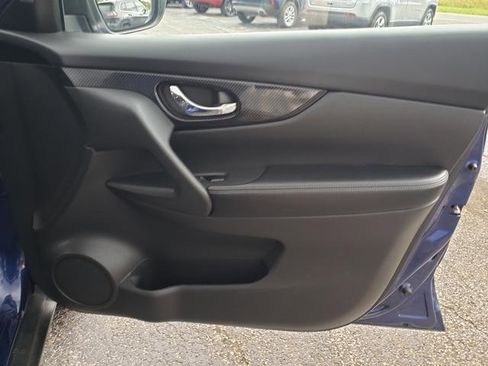 Used 2019 Nissan Rogue SL image 17