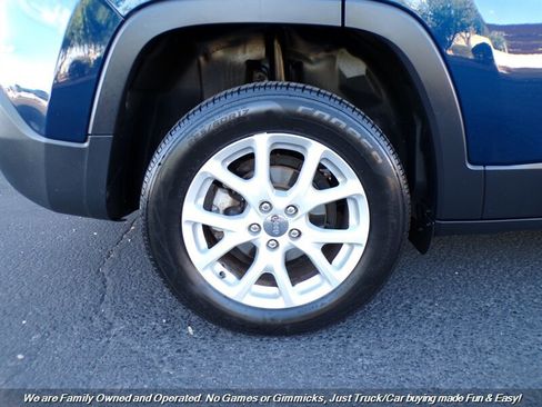 Used 2018 Jeep Cherokee Latitude Plus FWD image 46