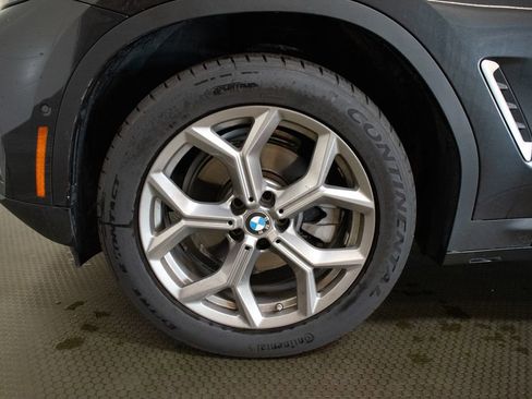 Certified 2025 BMW X4 xDrive30i w/ Premium Package AWD/4WD image 9