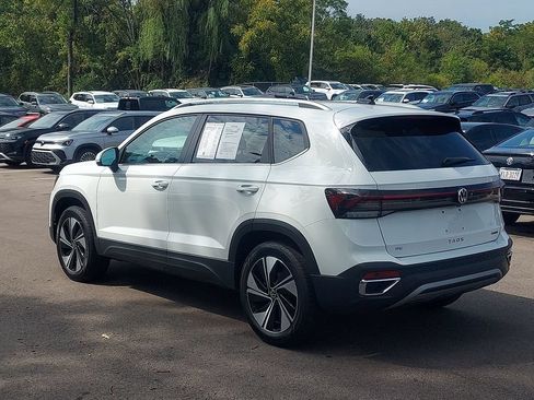 Certified 2025 Volkswagen Taos SE AWD/4WD image 6