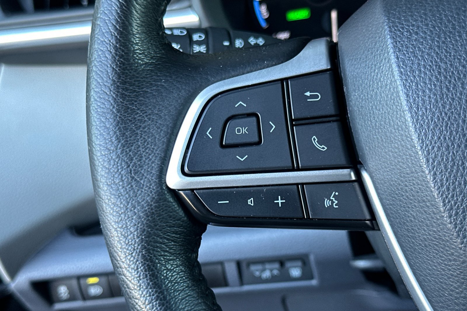 Certified 2023 Toyota Sienna XLE FWD image 29