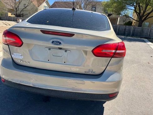 Used 2016 Ford Focus SE FWD image 11