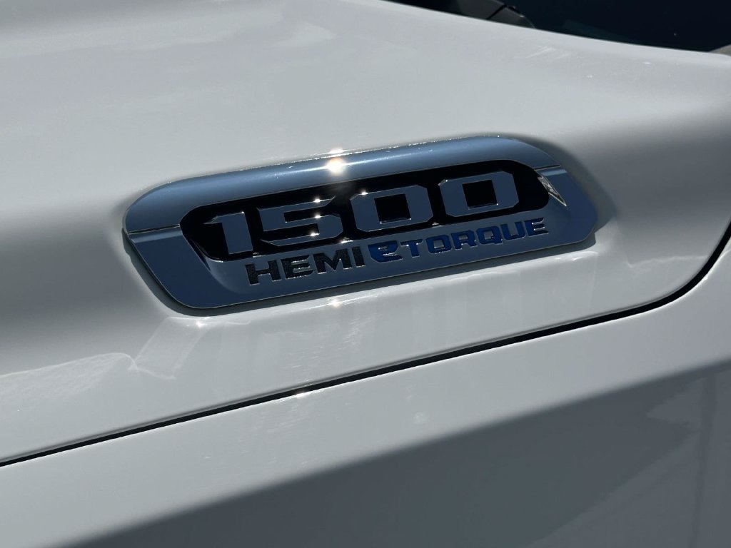 Used 2023 RAM 1500 Laramie AWD/4WD image 10