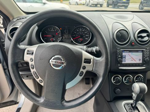 Used 2011 Nissan Rogue SV w/ Premium Pkg AWD/4WD image 16