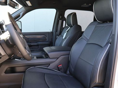 New 2026 RAM 2500 Limited AWD/4WD image 9