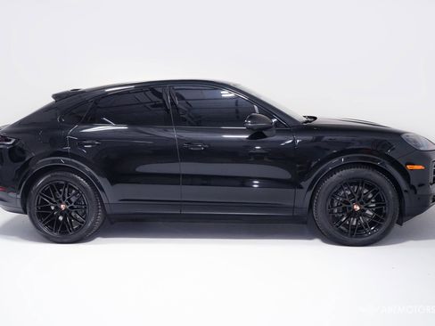 Used 2026 Porsche Cayenne Coupe w/ Premium Package Plus AWD/4WD image 4