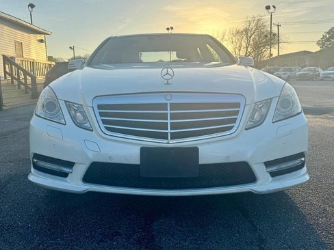 Used 2012 Mercedes-Benz E 550 4MATIC Sedan image 2