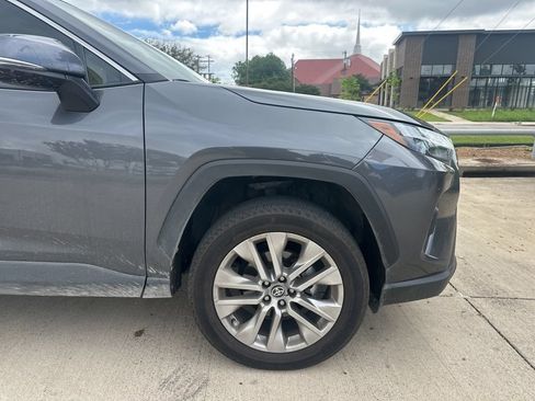 Used 2025 Toyota RAV4 XLE Premium FWD image 7