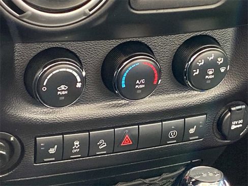 Used 2017 Jeep Wrangler Unlimited Sahara image 26