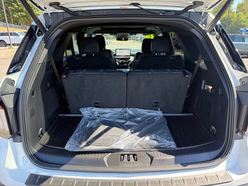 Used 2025 Ford Explorer ST AWD/4WD image 7