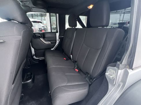 Used 2018 Jeep Wrangler Unlimited Sport S AWD/4WD image 23