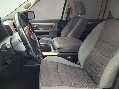 Used 2020 RAM 1500 Classic SLT w/ Luxury Group RWD image 17