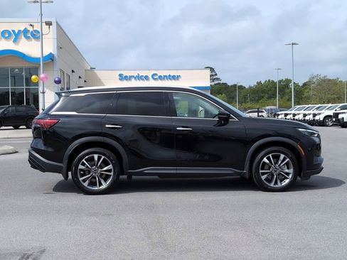 Used 2023 INFINITI QX60 Luxe FWD image 2