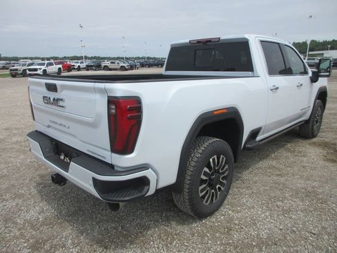 New 2026 GMC Sierra 2500 Denali Ultimate AWD/4WD image 4