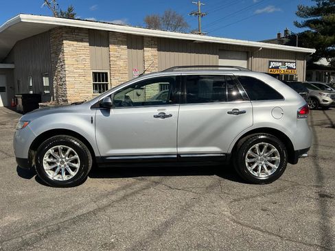 Used 2011 Lincoln MKX AWD image 6