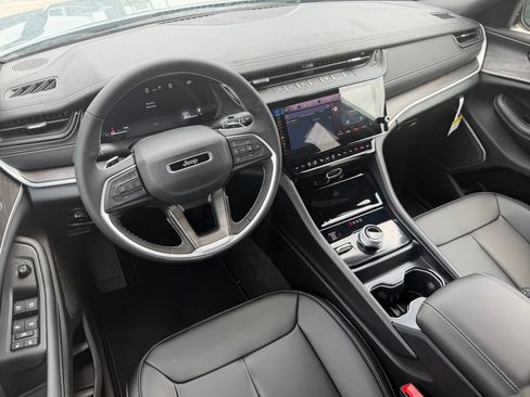 New 2026 Jeep Grand Cherokee Limited AWD/4WD image 11