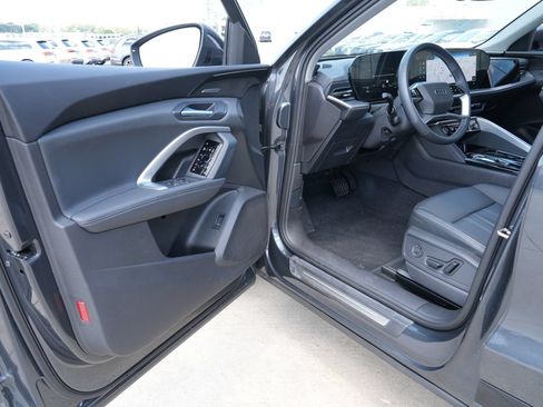 Used 2025 Audi Q5 Premium Plus w/ Premium Plus AWD/4WD image 24