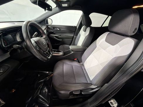 Used 2024 Chevrolet Trax RS w/ Driver Confidence Package FWD image 13
