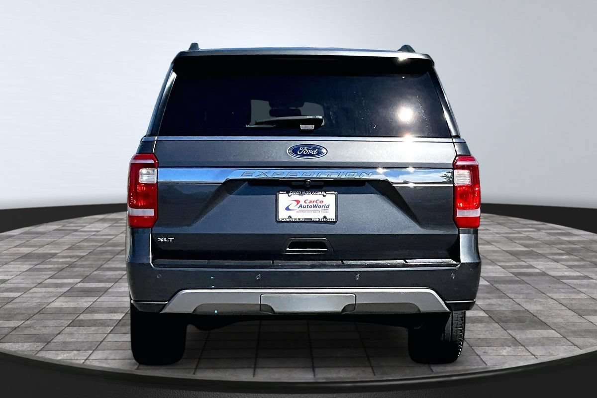 Used 2018 Ford Expedition XLT w/ Equipment Group 202A AWD/4WD image 6
