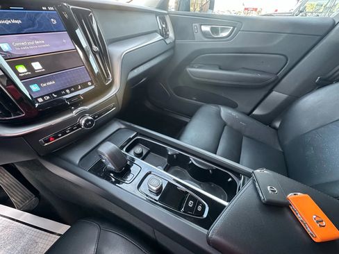 Used 2024 Volvo XC60 B5 Core image 27