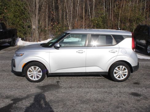 Used 2020 Kia Soul LX image 5