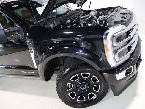 Used 2023 Ford F250 Platinum w/ FX4 Off-Road Package AWD/4WD image 83