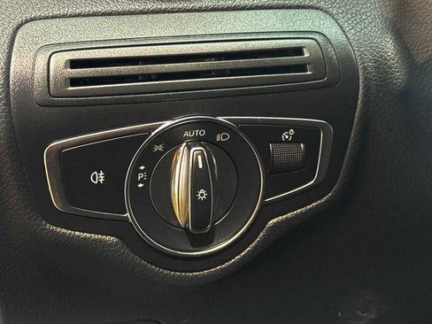 Used 2020 Mercedes-Benz GLC 300 image 26