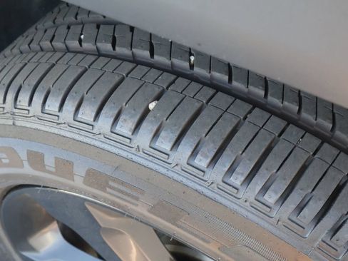 Used 2023 Jeep Grand Cherokee Altitude AWD/4WD image 8