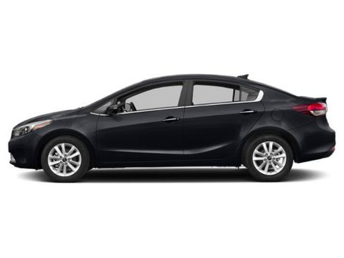 Used 2018 Kia Forte S w/ S Technology Plus Package FWD image 3