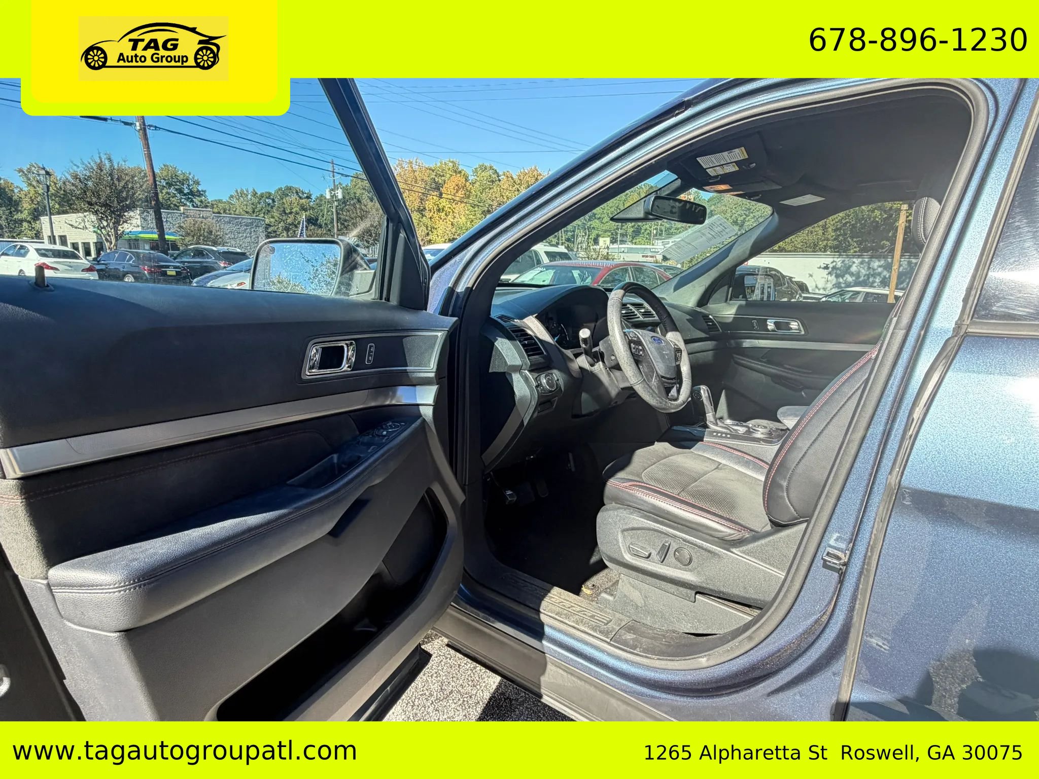 Used 2019 Ford Explorer XLT w/ Equipment Group 202A AWD/4WD image 11