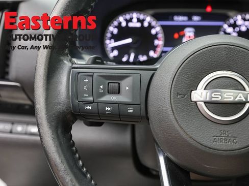 Used 2024 Nissan Pathfinder SV w/ SV Premium Package AWD/4WD image 15