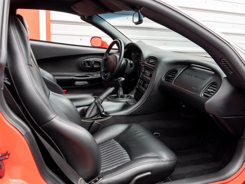 Used 2001 Chevrolet Corvette Z06 w/ Memory Pkg RWD image 20