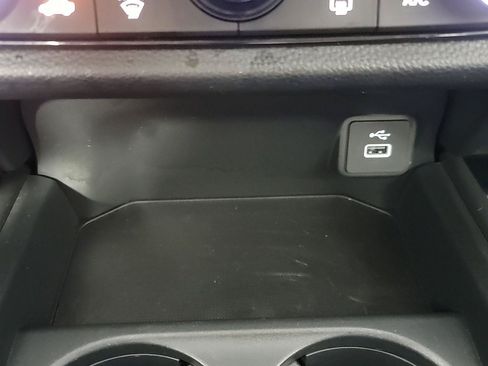 Certified 2023 Honda HR-V LX image 29