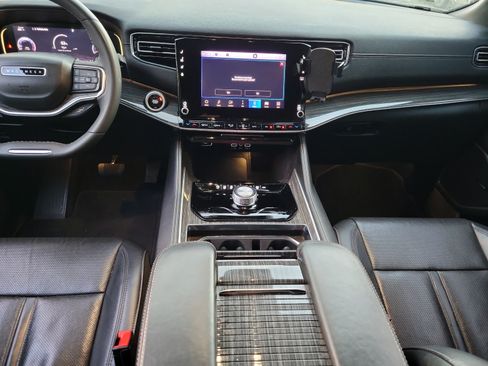 Used 2022 Jeep Wagoneer Series II w/ Premium Group I RWD image 9