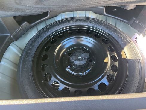 Used 2023 Chevrolet Equinox LT image 52