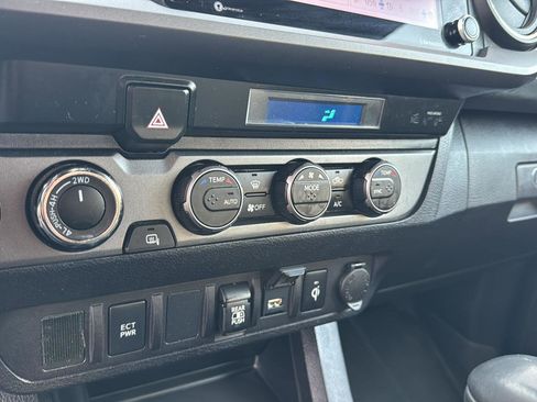 Used 2021 Toyota Tacoma TRD Off-Road image 24