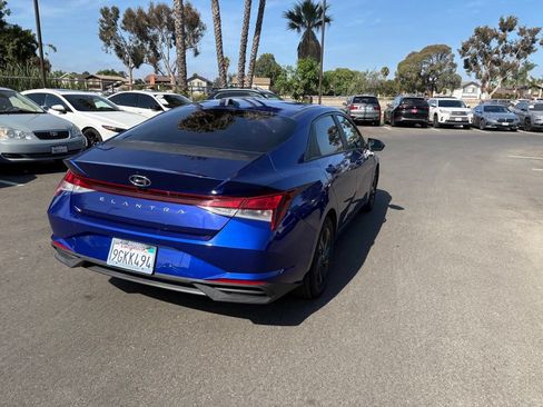 Used 2023 Hyundai Elantra SEL FWD image 7