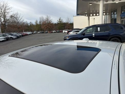 Used 2025 BMW i5 xDrive40 w/ Premium Package image 37