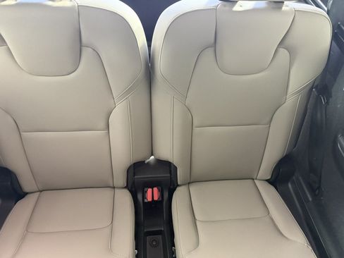 Used 2026 Volvo XC90 B6 Plus w/ Protection Package Premier AWD/4WD image 17