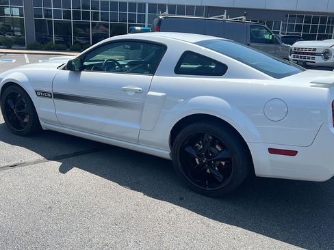 Used 2007 Ford Mustang GT Premium RWD image 9