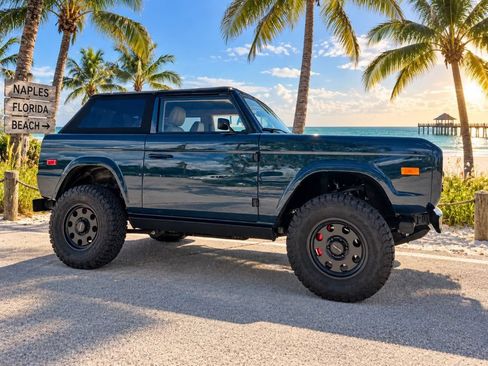 Used 2025 Ford Bronco Badlands AWD/4WD image 6