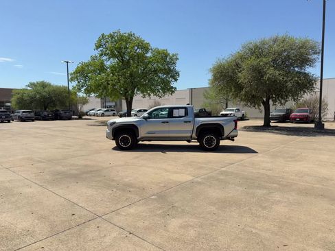 Used 2024 Toyota Tacoma TRD Off-Road image 16