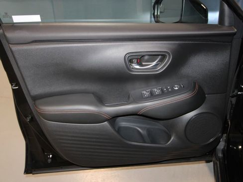 Used 2023 Honda HR-V Sport image 5