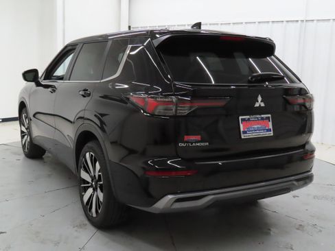 New 2026 Mitsubishi Outlander SE FWD image 6